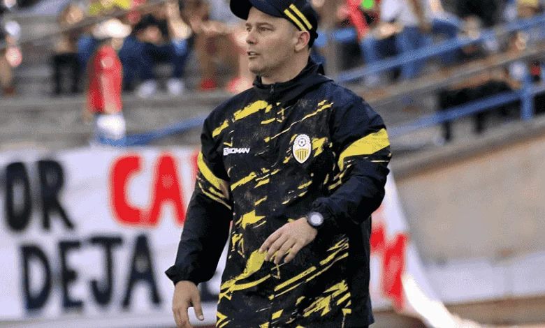 Eduardo Saragó renunció como DT de Táchira tras victoria en el Clásico