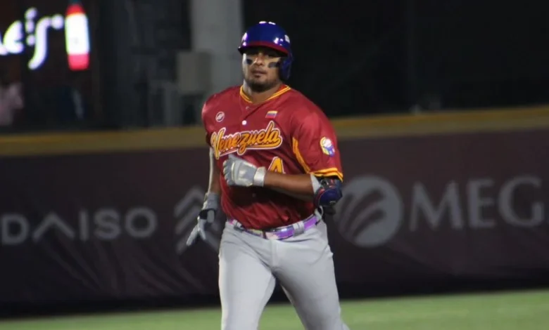 Venezuela dominó a México en su casa