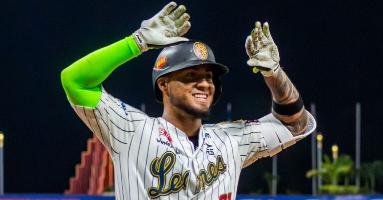 Leones dominan a Caribes en un choque de bateo