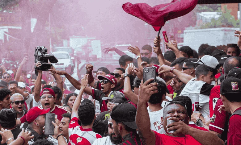 Granadictos 24 convocó a banderazo previo a la Gran Final en Valencia