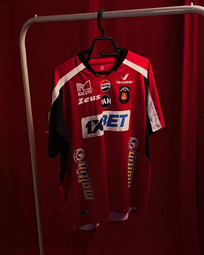 Caracas camiseta 2025