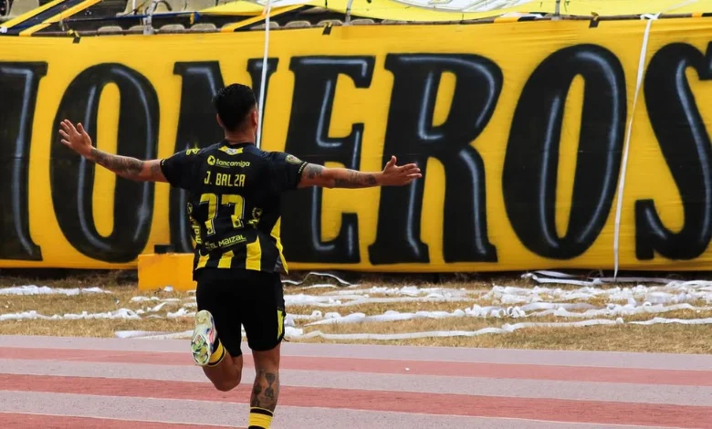 Dvo Táchira se llevó el Clásico al derrotar a Caracas FC