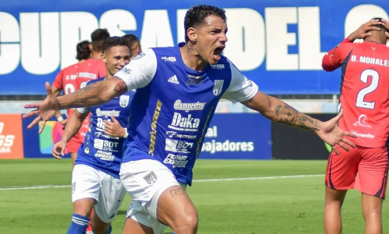 Richard Blanco emprendió el vuelo de la victoria de Rayo