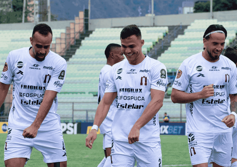 Carabobo asaltó el Olímpico y venció a Caracas en la capital