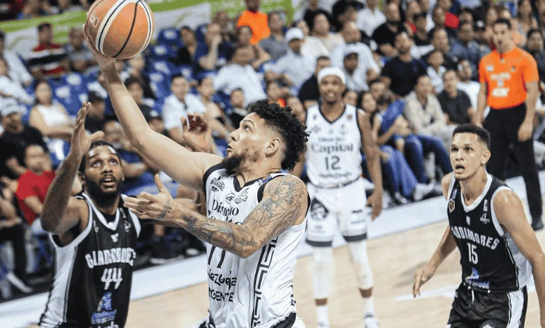 Gladiadores remontó y derrotó a Spartans en un final agónico