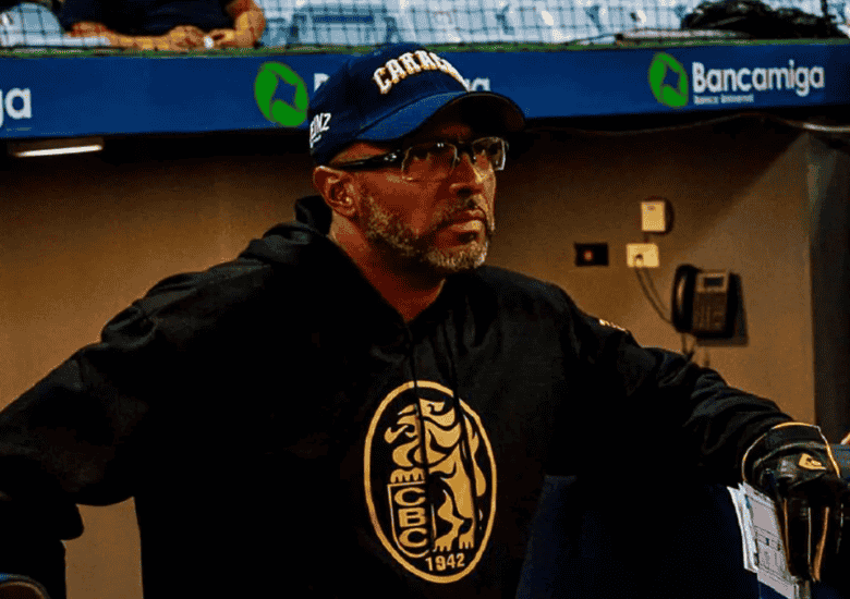 José Alguacil continuará como mánager de Leones del Caracas