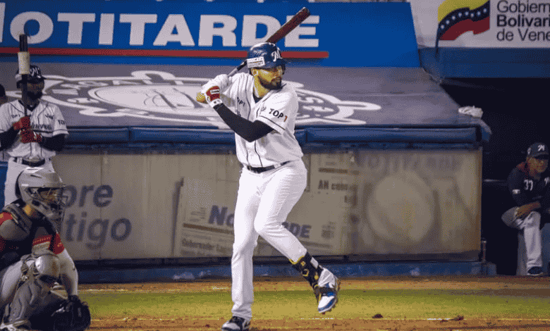 Marineros de Carabobo vapuleó a Guerreros de Lara