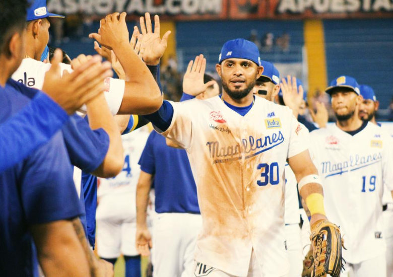 Magallanes sigue su buena racha y sale del fondo de la tabla
