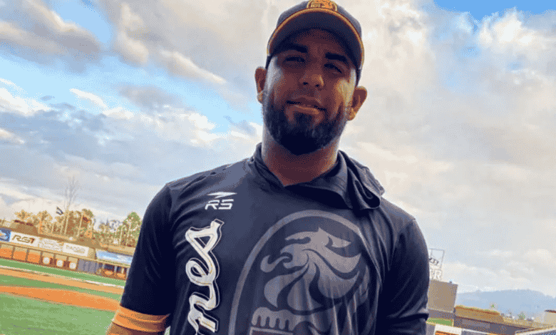 Leones refuerza su bullpen con el intercambio de Anthony Vizcaya