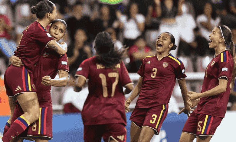 Vinotinto femenina