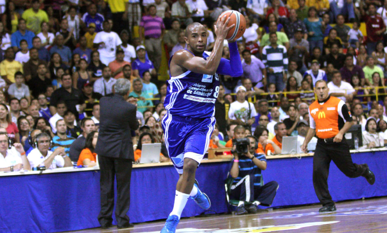 Gregory Vargas vuelve a Marinos para la SPB 2026