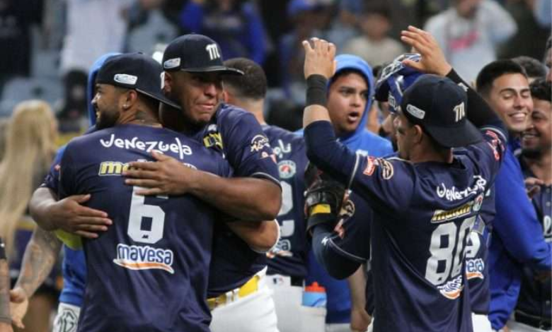 Magallanes vapuleó a Caribes y está a un paso del título