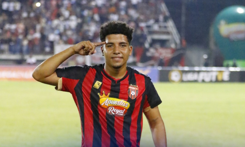 Rojinegro pegó al final y silenció Acarigua