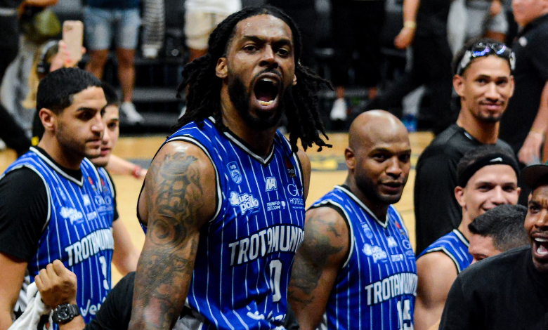 Donta Smith guió el triunfo de Trotamundos ante Brillantes