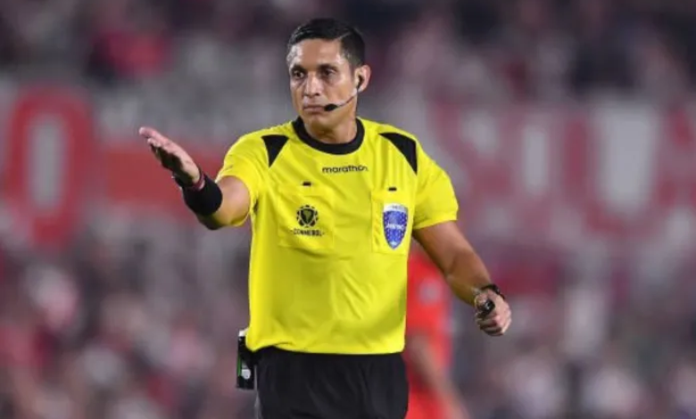 árbitro venezolano Jesús Valenzuela